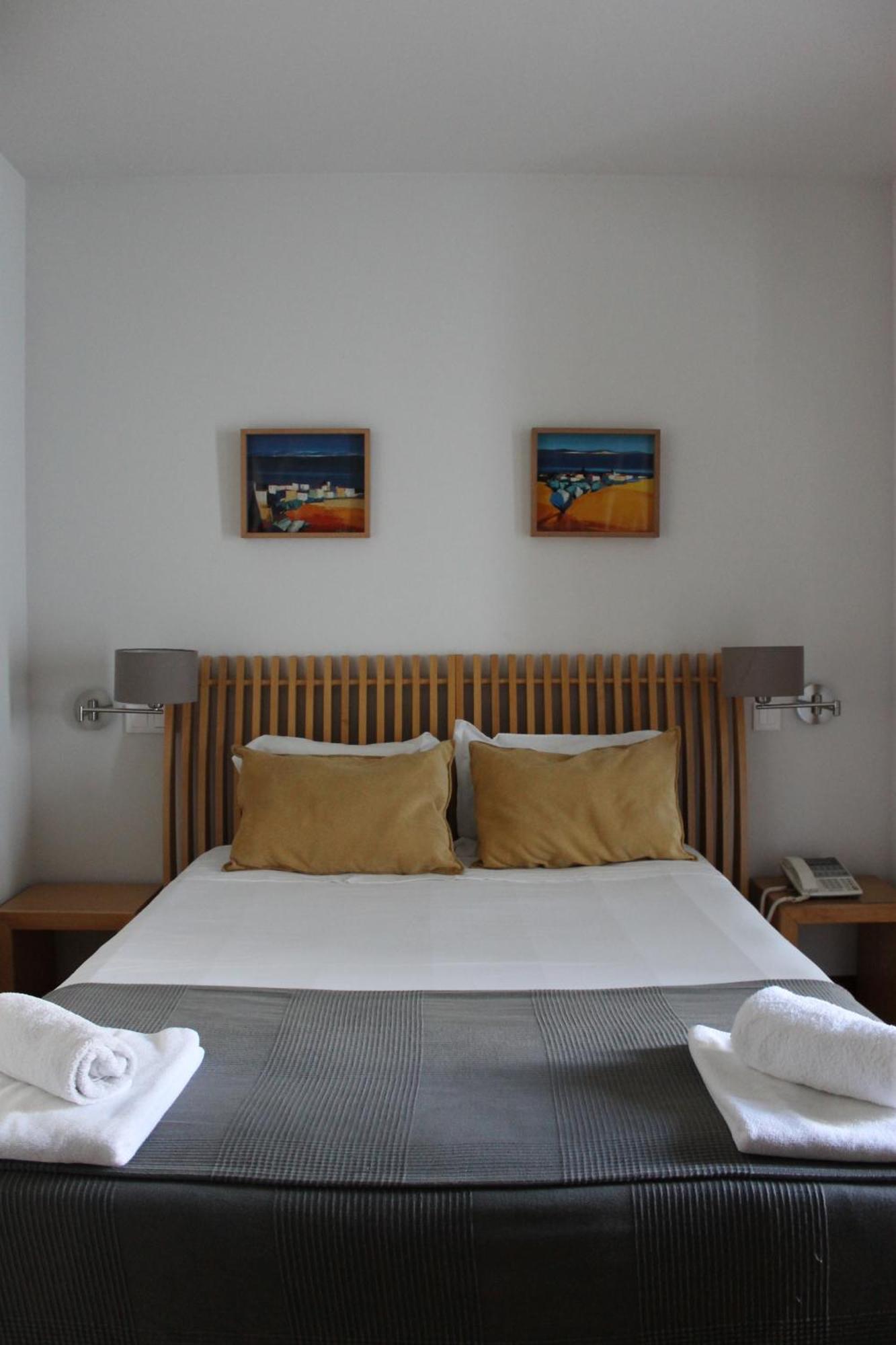 Hotel Paulo VI Rio Maior Exterior photo