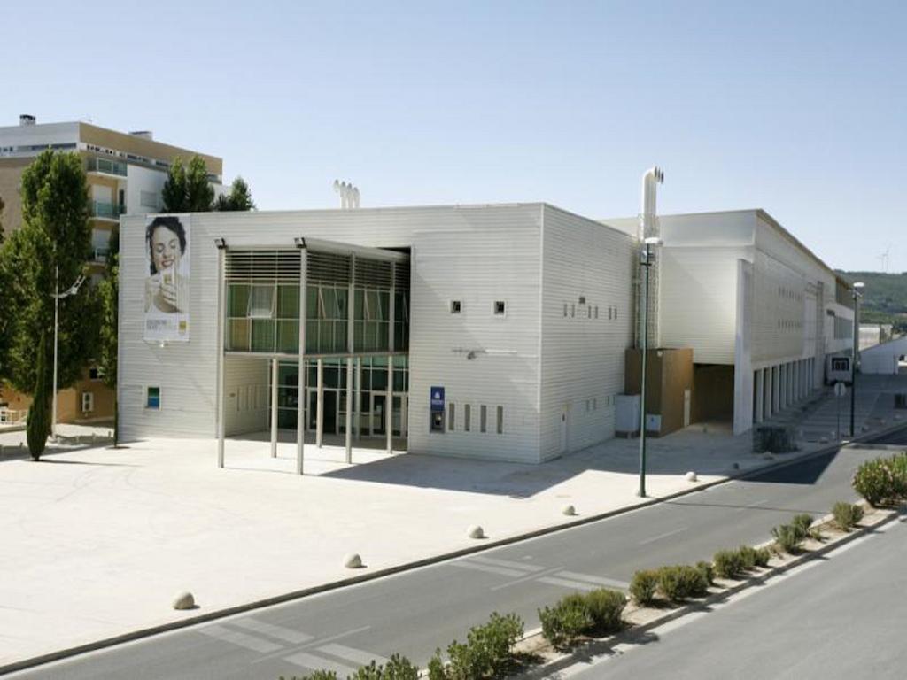Hotel Paulo VI Rio Maior Exterior photo