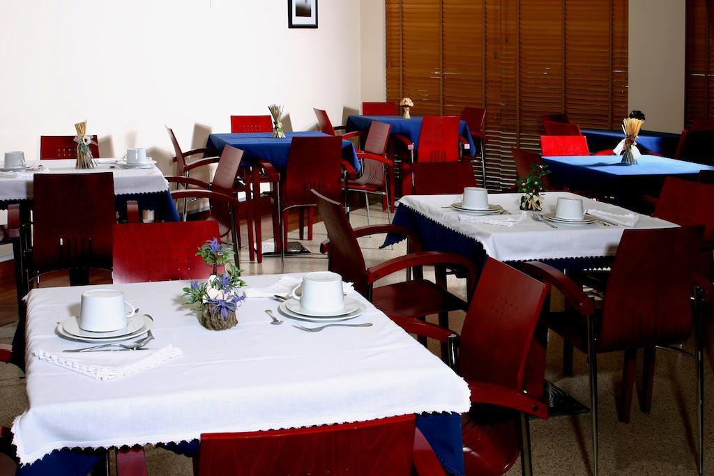 Hotel Paulo VI Rio Maior Exterior photo